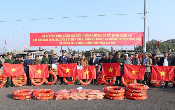 Ninh Bình: Bộ Tư lệnh Vùng Cảnh sát biển 1 triển khai Chương trình “Cảnh sát biển đồng hành với ngư dân”